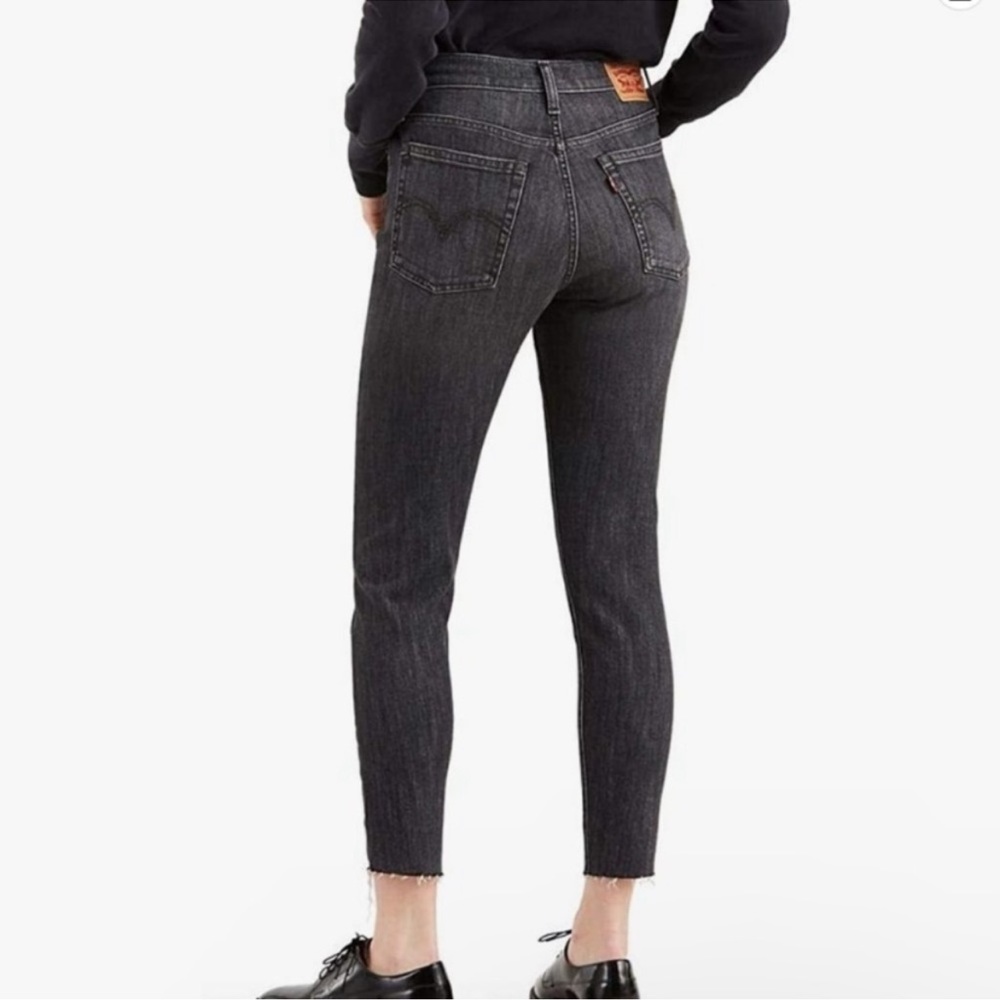 Levis Wedgie Fit Skinny Jeans Raw Hems Size 28 pre owned - Picture 8 of 8